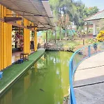 OYO 3165 Papa Kana Farm