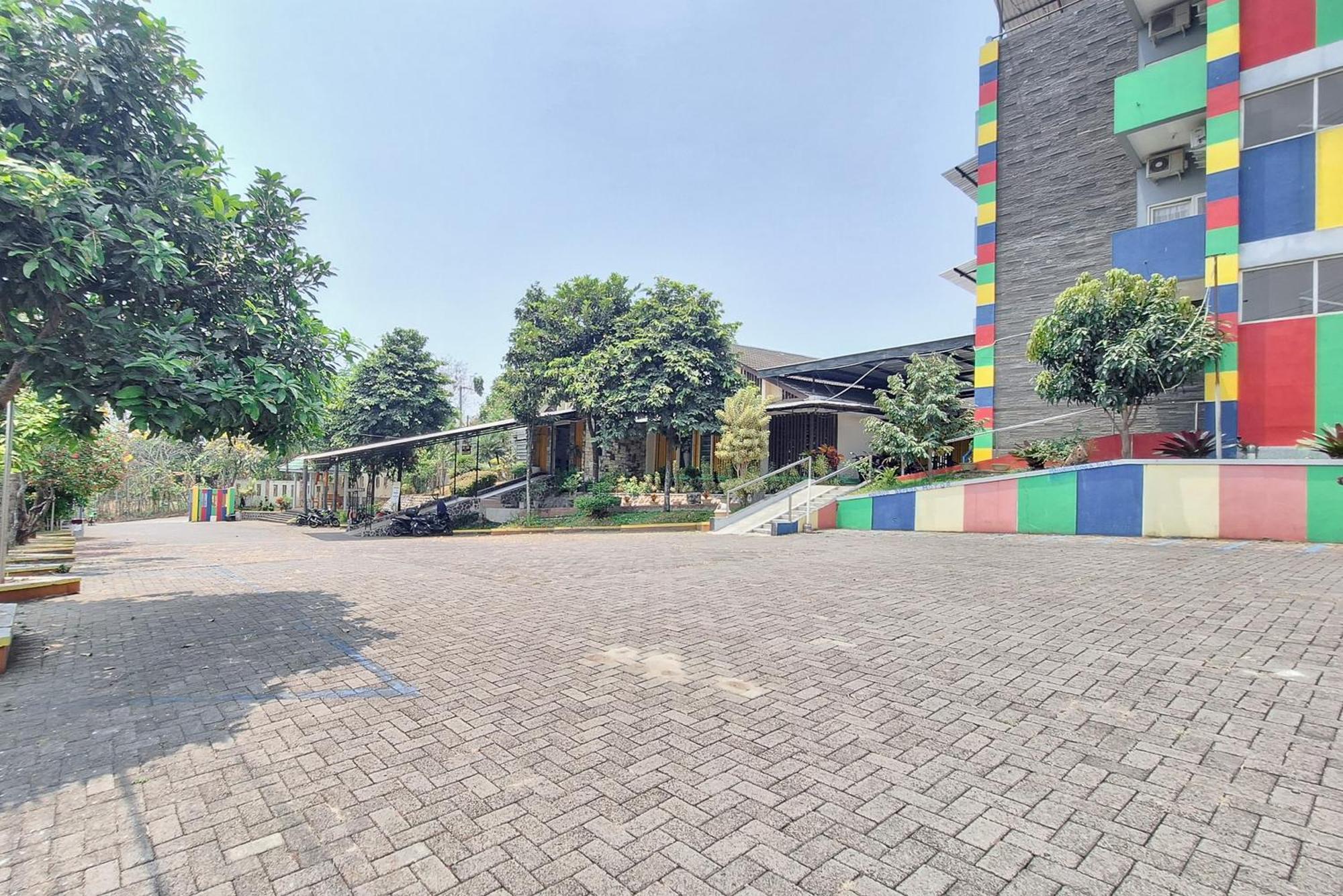 Oyo 3165 Papa Kana Farm Mojokerto